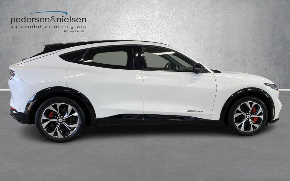 Ford Mustang Mach-E 88 Extended Range AWD 5d