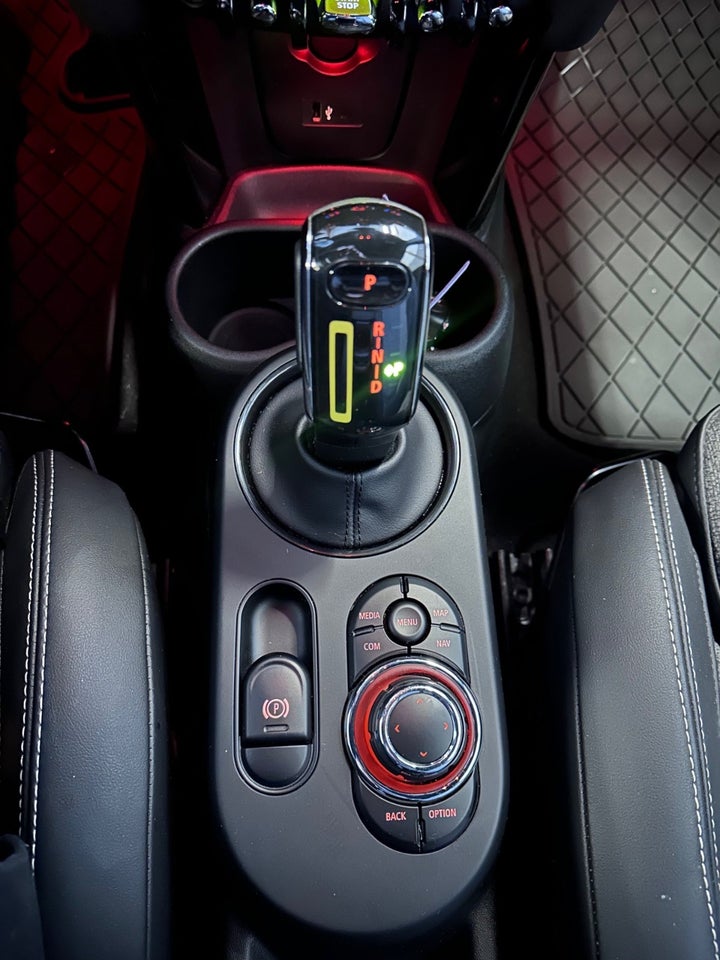 MINI Cooper SE Essential 3d