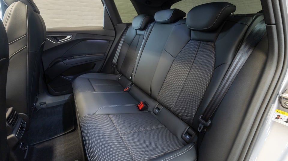 Audi Q4 e-tron 45 S-line 5d