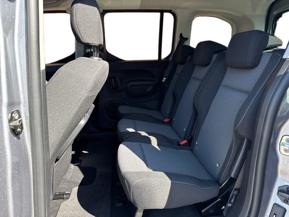 Toyota ProAce City Verso 50 Medium Family 5d