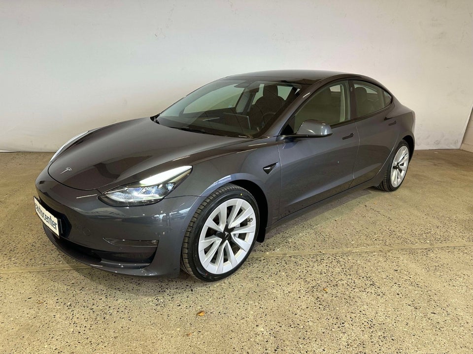 Tesla Model 3 Long Range AWD 4d