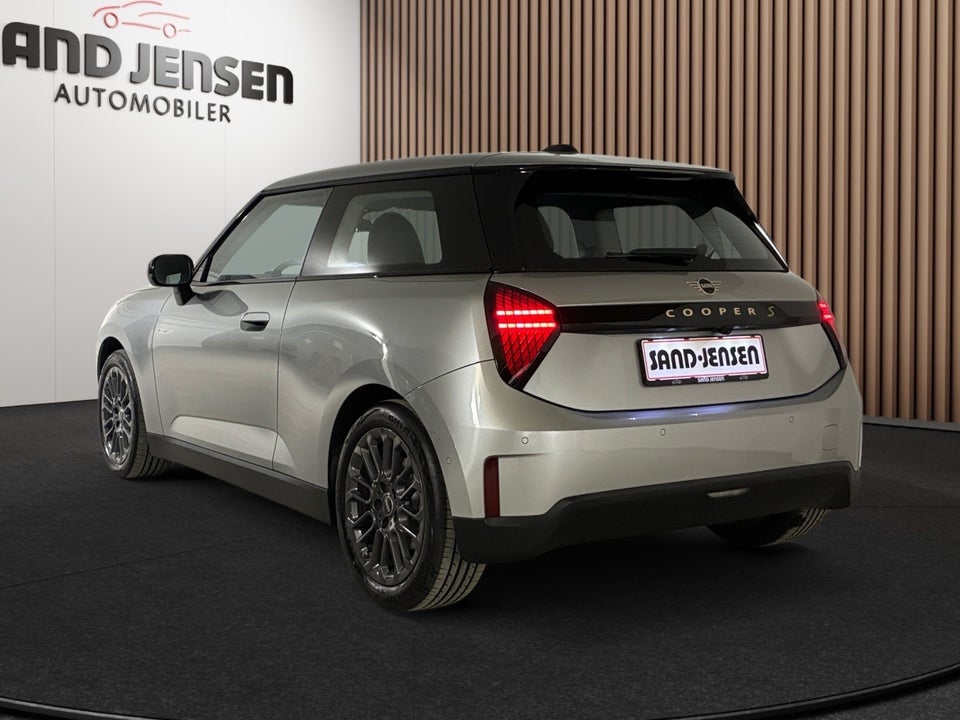 MINI Cooper SE Essential Trim 3d