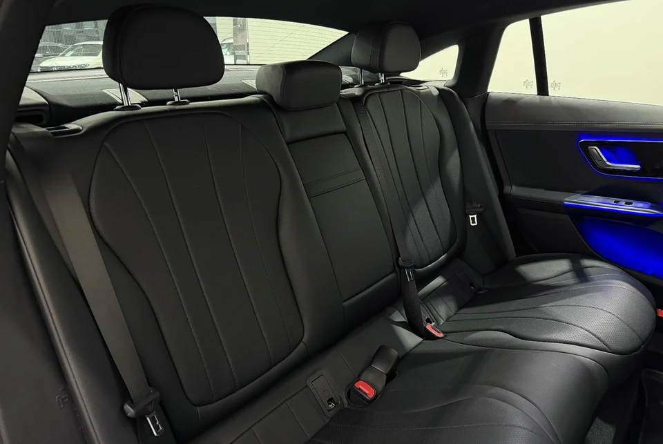 Mercedes EQE300 Avantgarde 4d
