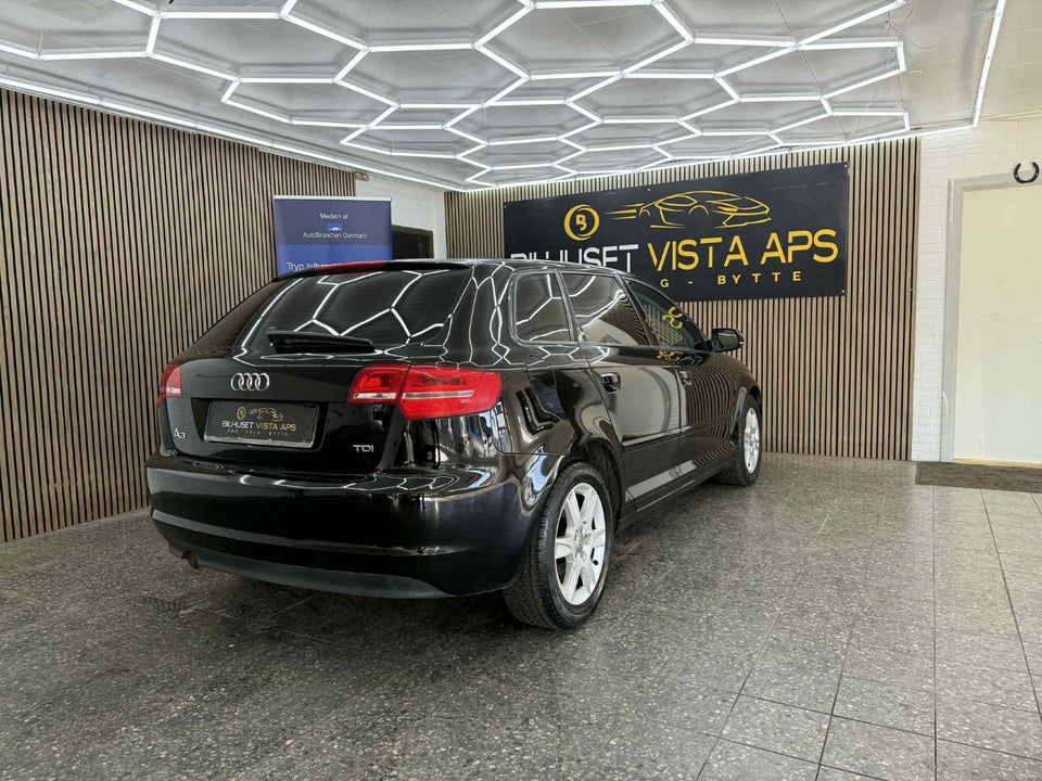 Audi A3 2,0 TDi 136 Ambiente Sportback 5d