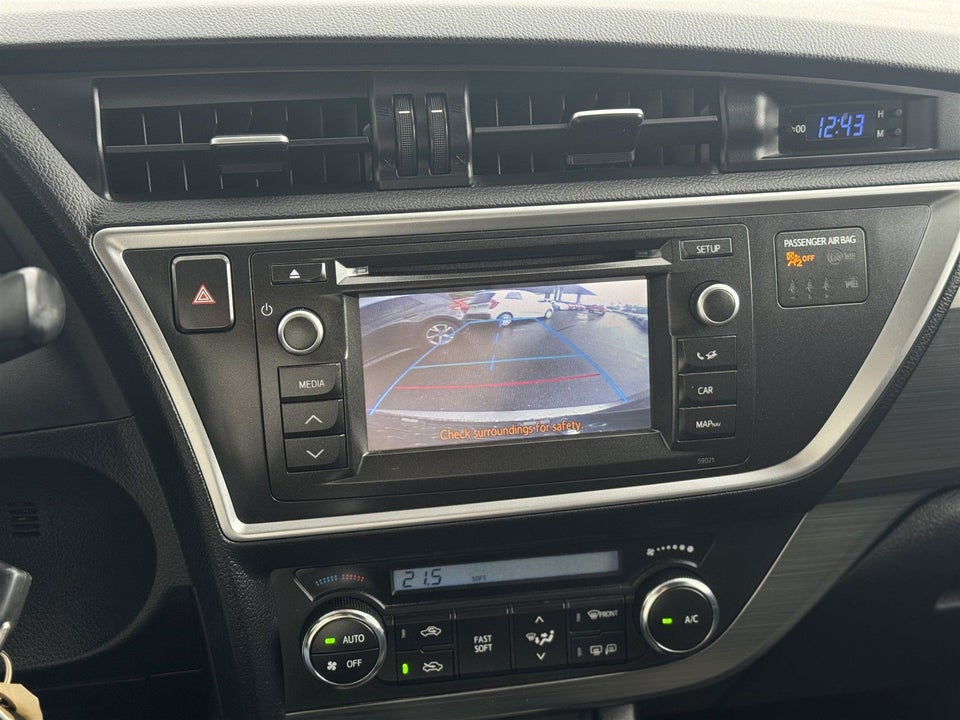 Toyota Auris 1,6 T2 Touring Sports 5d