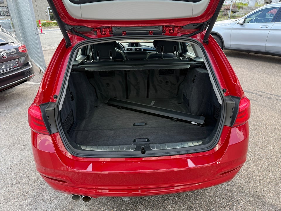 BMW 320i 2,0 Touring Advantage aut. 5d