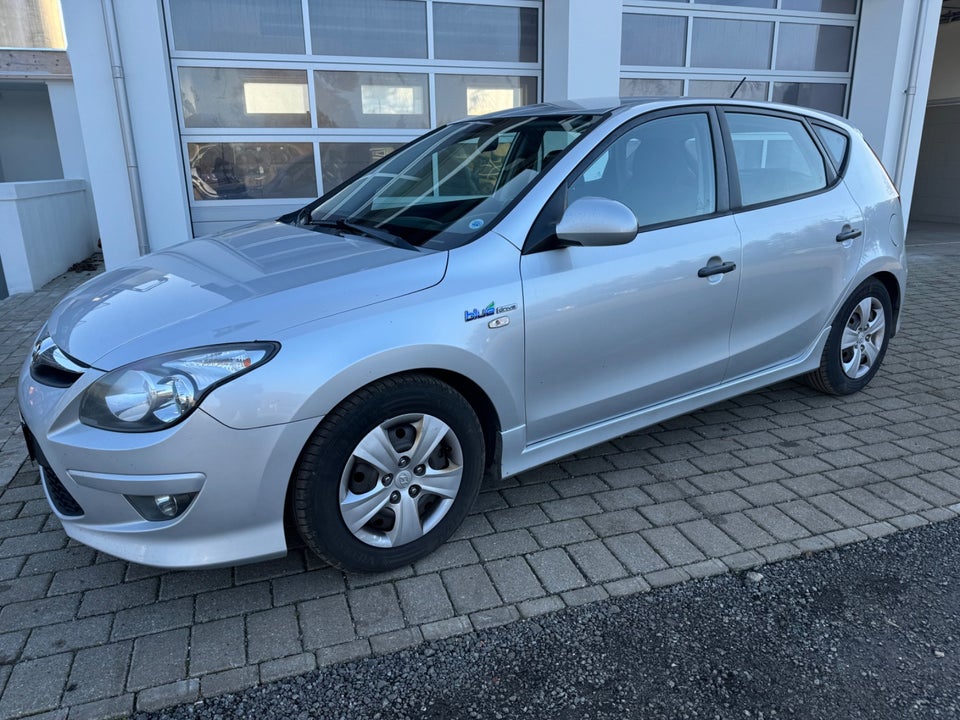 Hyundai i30 1,6 CRDi 90 Classic Sense+ Eco 5d