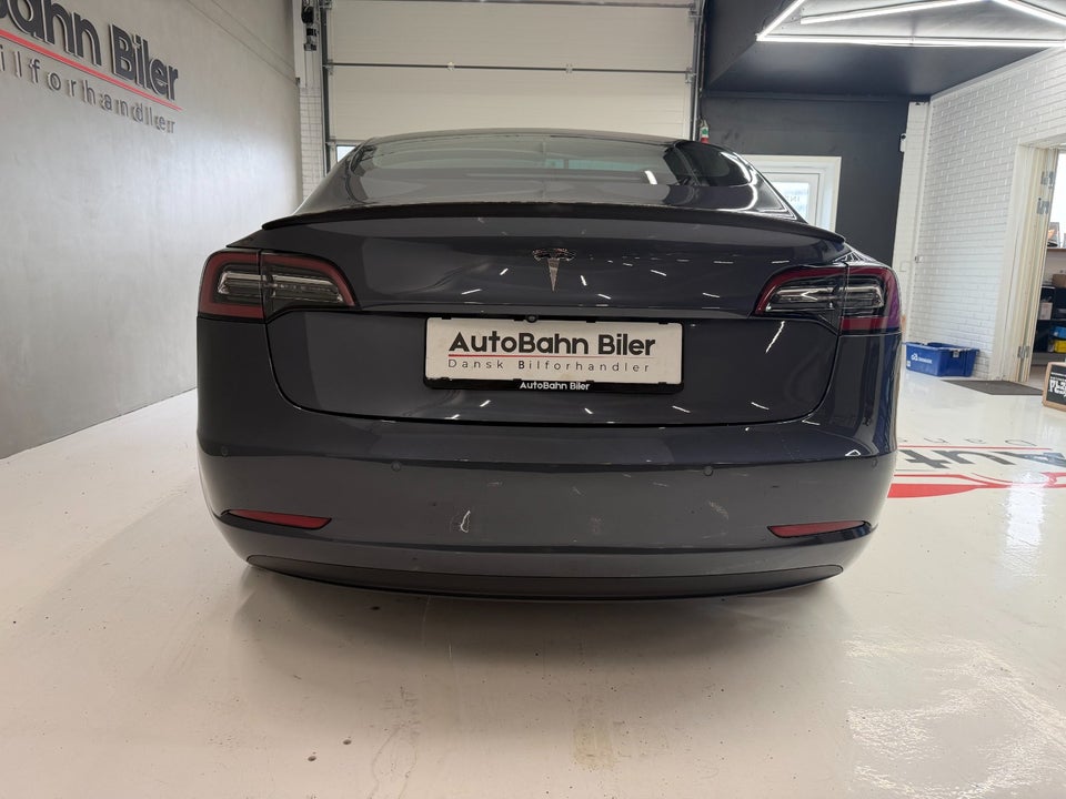 Tesla Model 3 Long Range AWD 4d