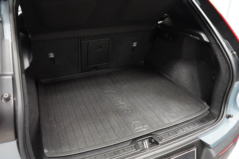 Volvo XC40 P6 ReCharge Pro 5d