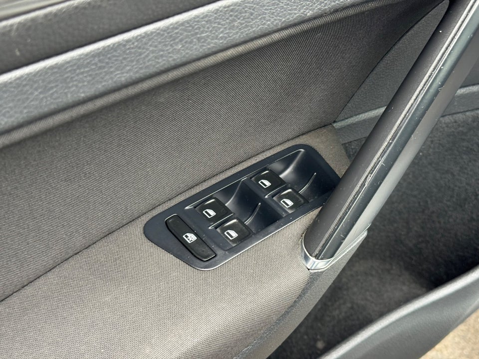 VW Golf VII 1,6 TDi 105 Comfortline BMT 5d