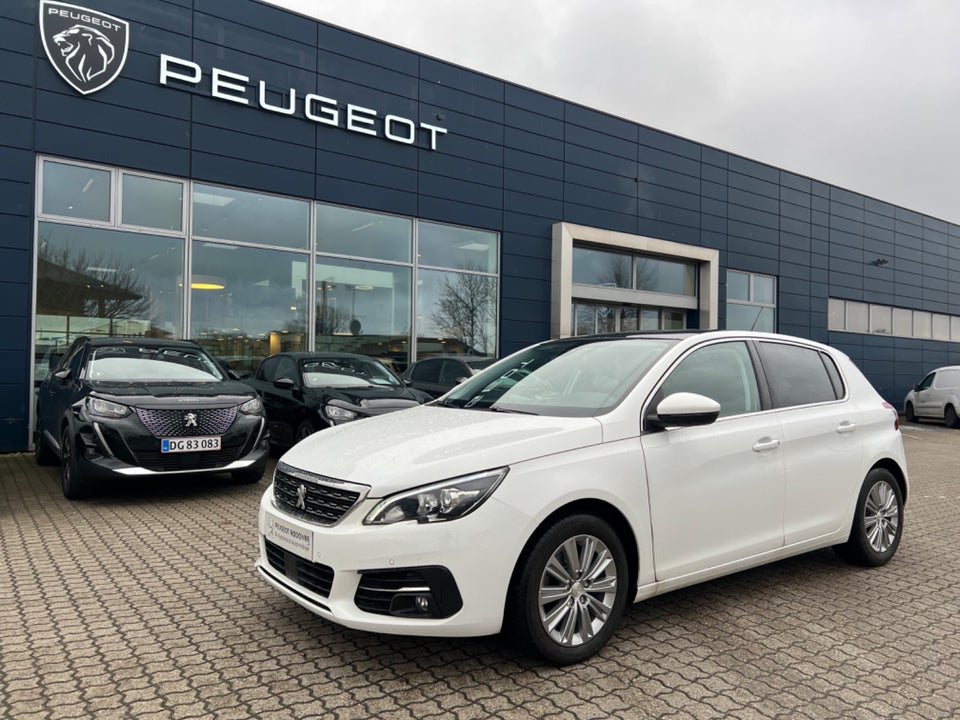 Peugeot 308 1,2 PureTech 130 Selection Sky 5d