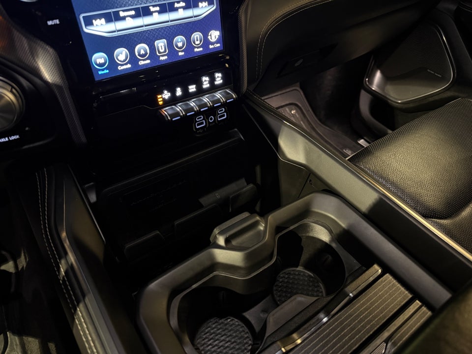 Dodge RAM 1500 5,7 V8 Hemi Limited aut. 4d