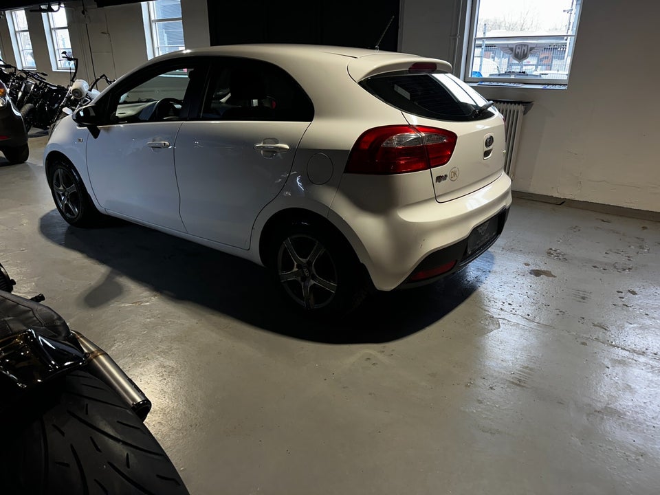 Kia Rio 1,2 CVVT Exclusive 5d