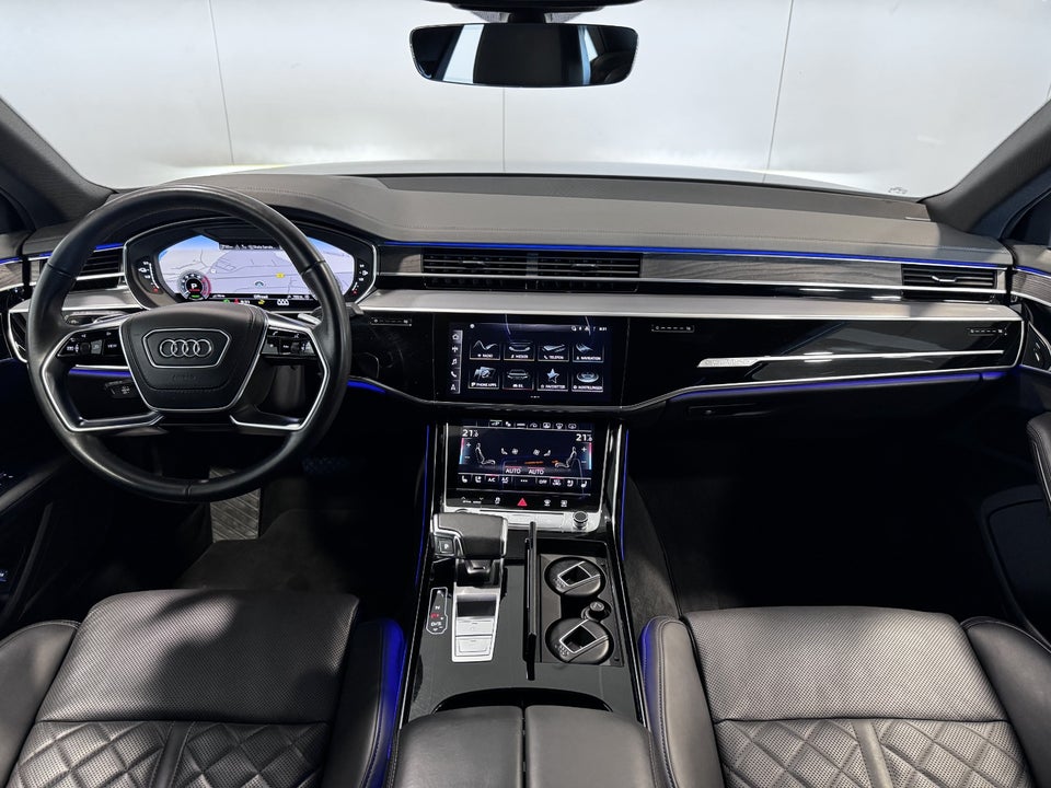 Audi A8 60 TFSi e quattro Tiptr. 4d