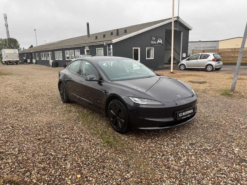 Tesla Model 3 RWD 4d