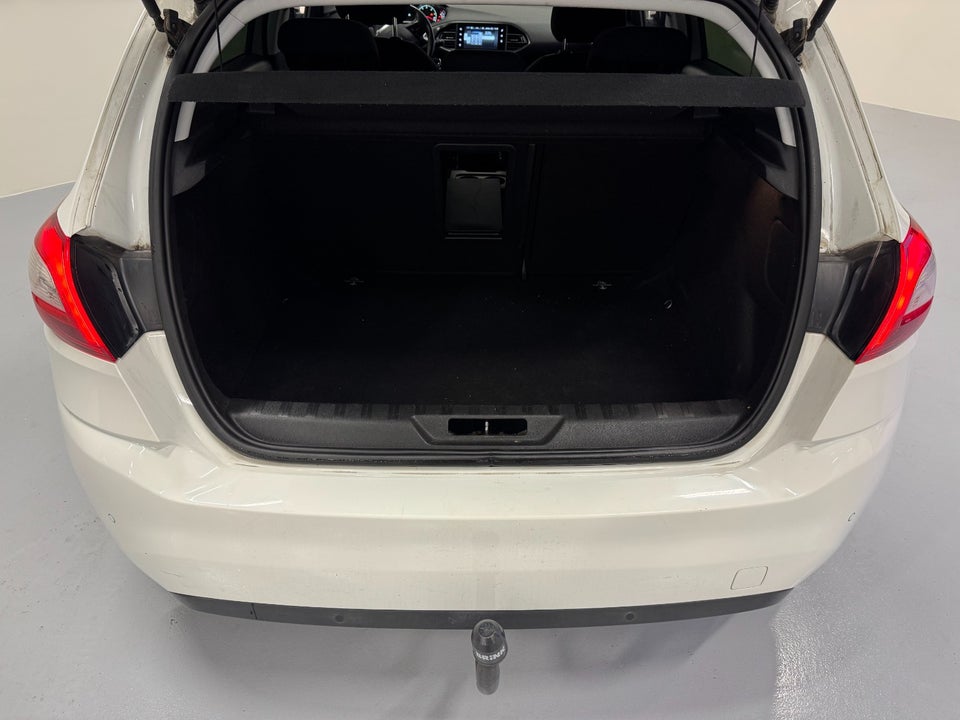 Peugeot 308 1,6 HDi 92 Active 5d