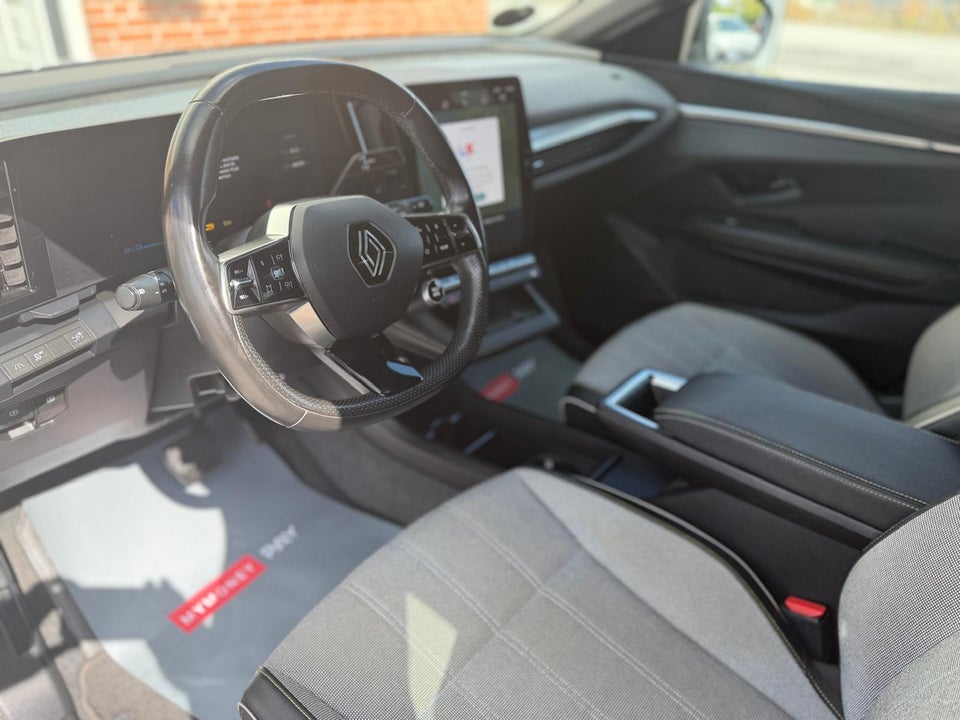 Renault Megane E-Tech 60 Techno 5d