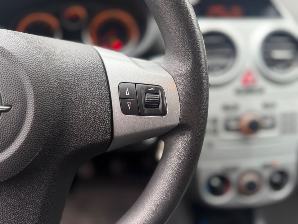 Opel Corsa 1,2 16V Cosmo 5d