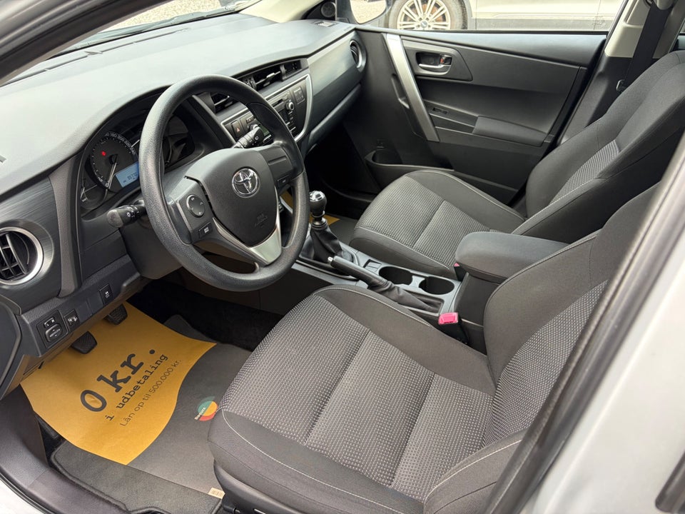 Toyota Auris 1,3 VVT-i T1+ Touring Sports 5d