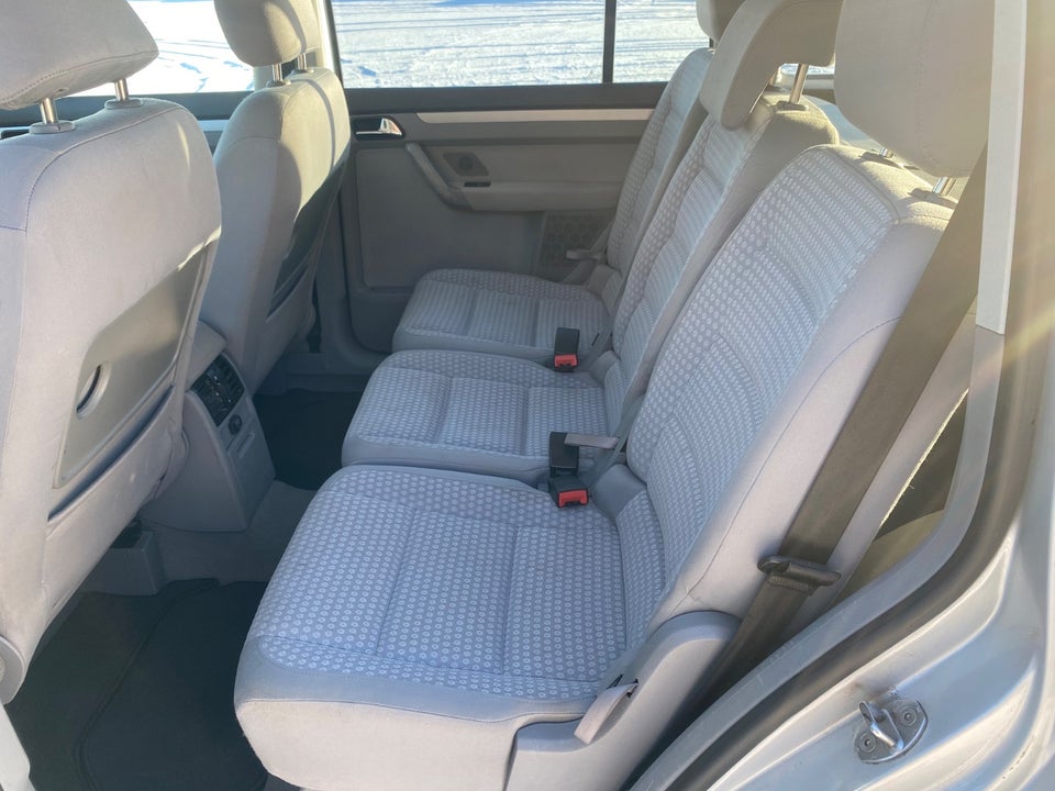 VW Touran 1,6 FSi 5d