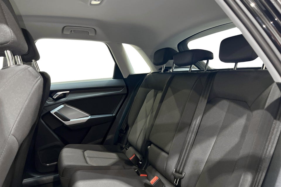 Audi Q3 45 TFSi e Attitude plus S-tr. 5d