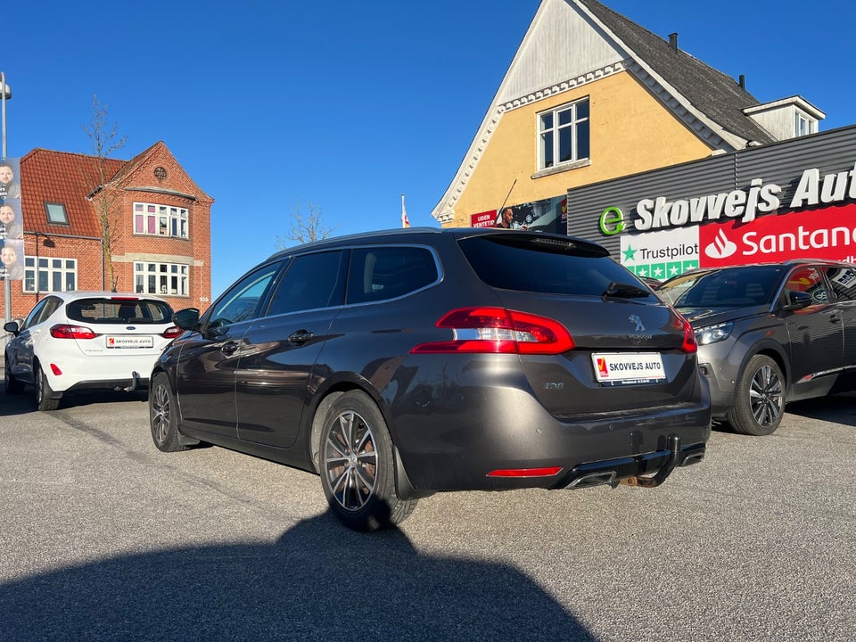 Peugeot 308 1,5 BlueHDi 130 Selection Sky SW 5d