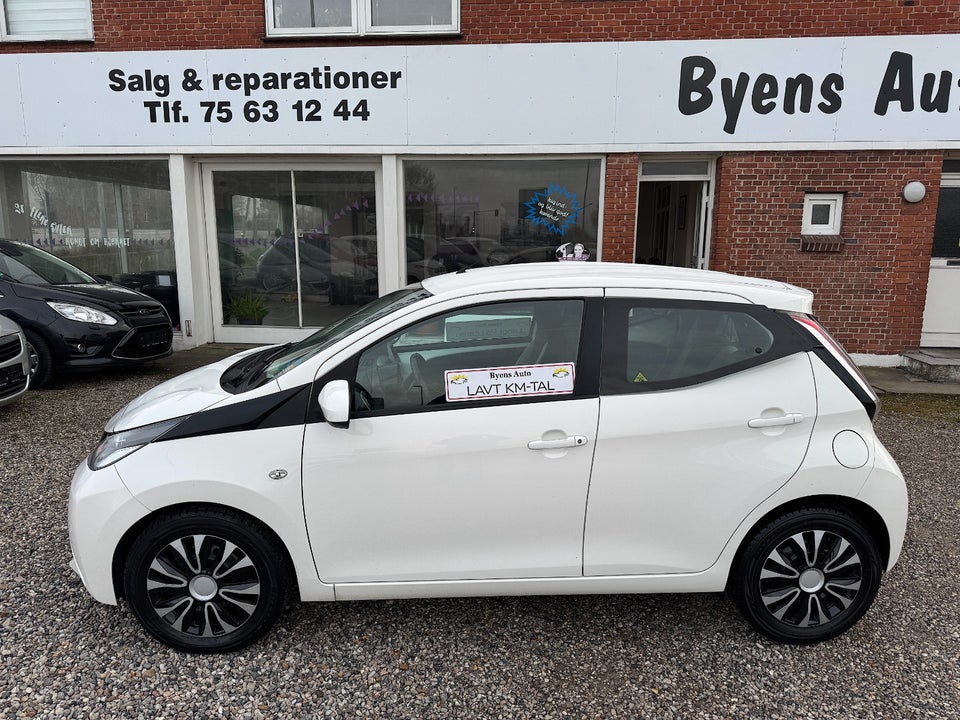 Toyota Aygo 1,0 VVT-i x-play 5d