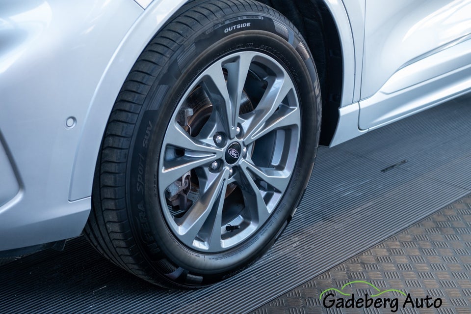 Ford Kuga 2,5 PHEV ST-Line CVT 5d