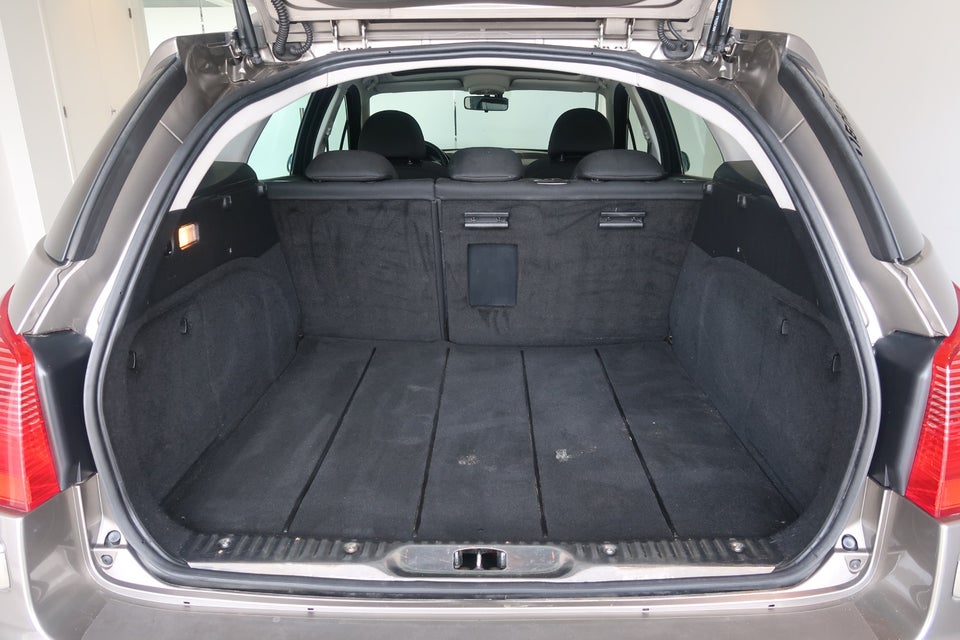 Peugeot 407 2,2 Perfection SW 5d