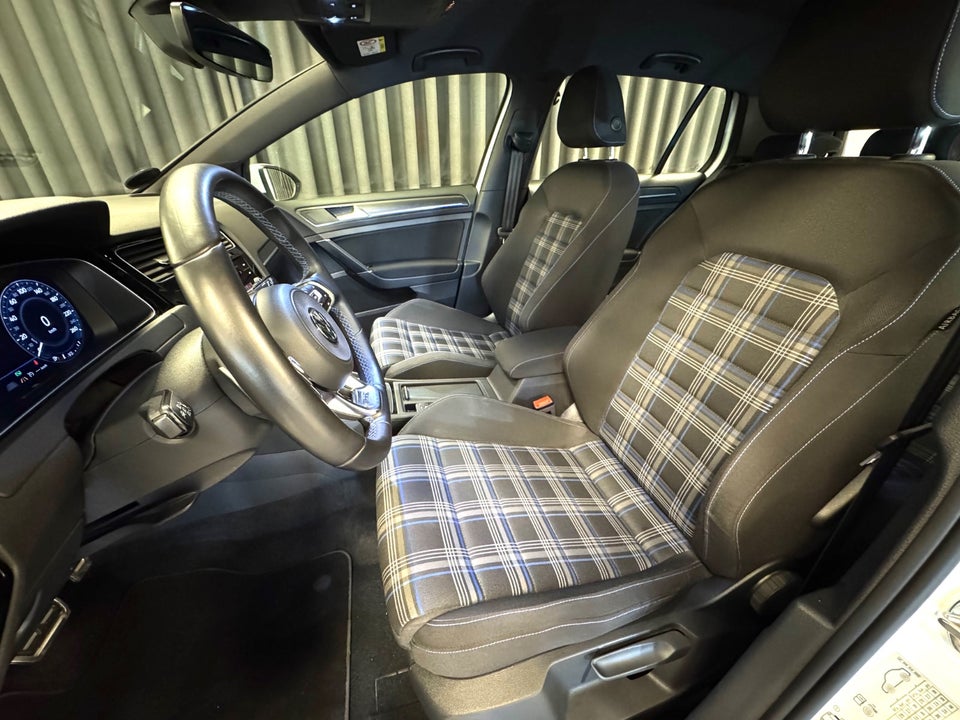 VW Golf VII 1,4 GTE DSG 5d