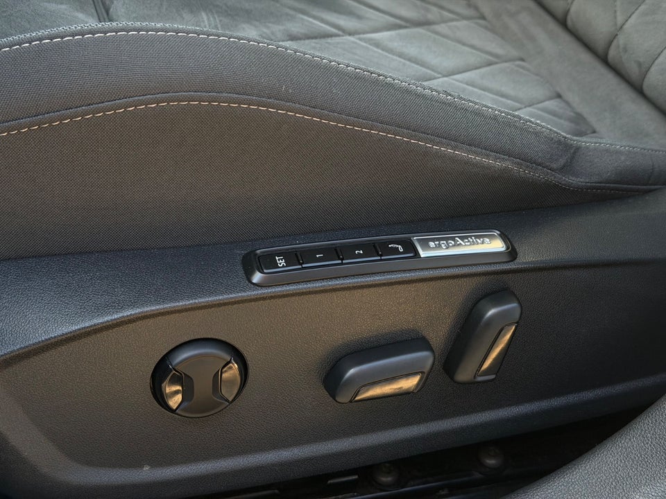 VW Golf VIII 1,4 eHybrid DSG 5d