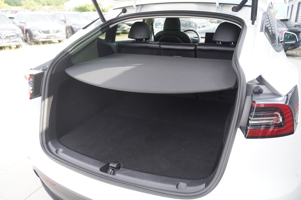 Tesla Model Y RWD 5d