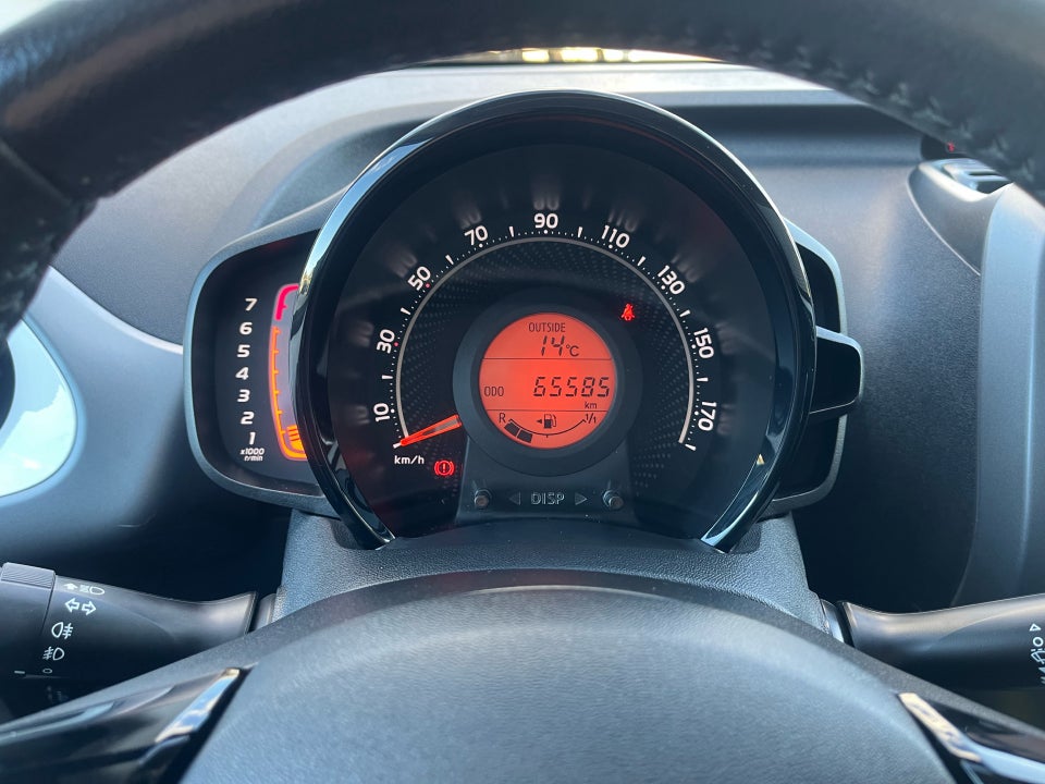 Toyota Aygo 1,0 VVT-i x-press 5d