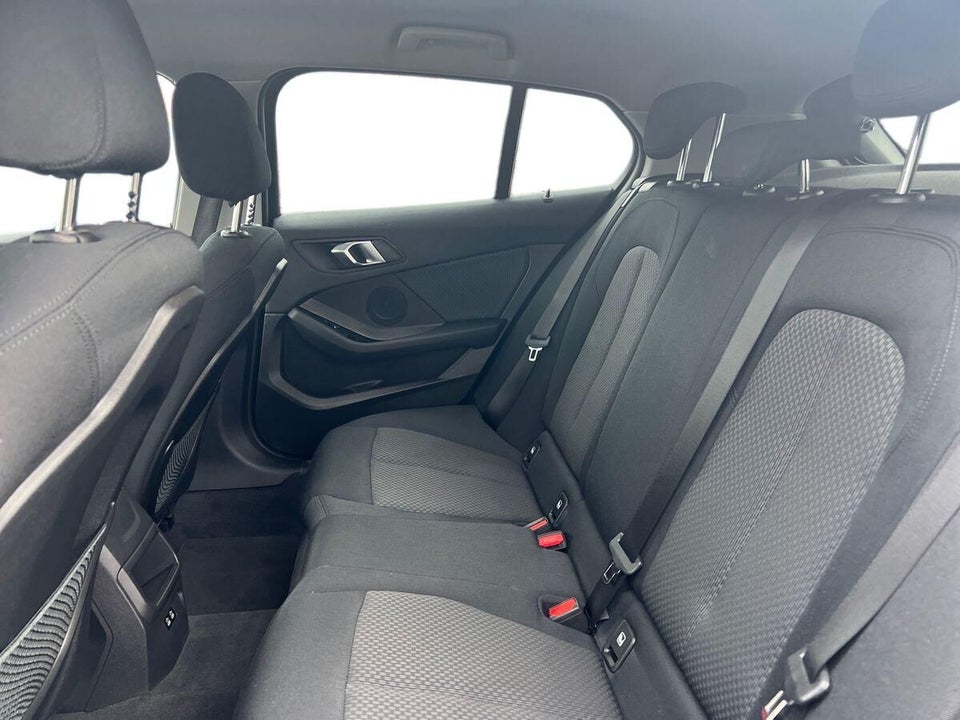 BMW 118i 1,5 Sport Line 5d