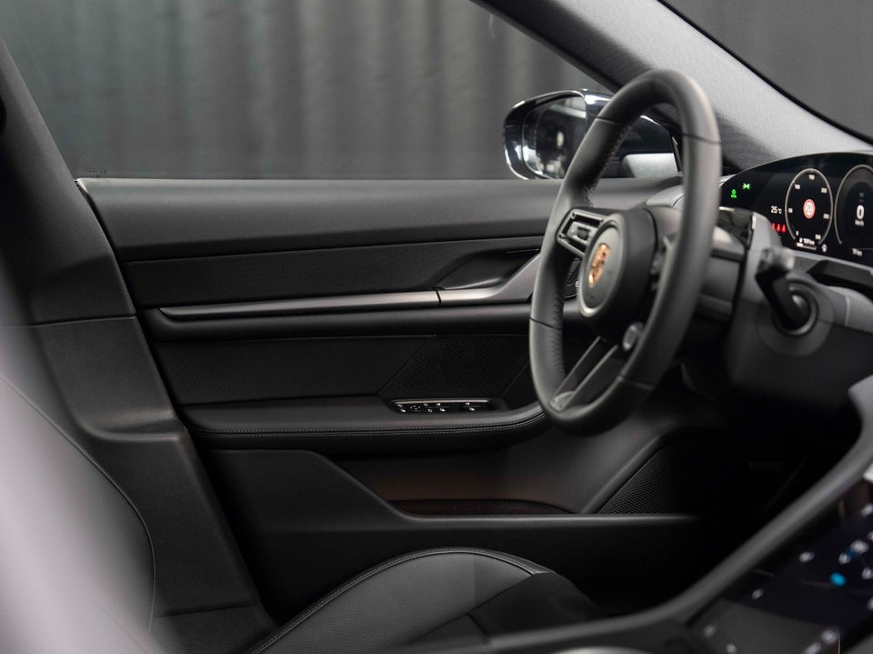 Porsche Taycan 4 Performance+ Cross Turismo 5d