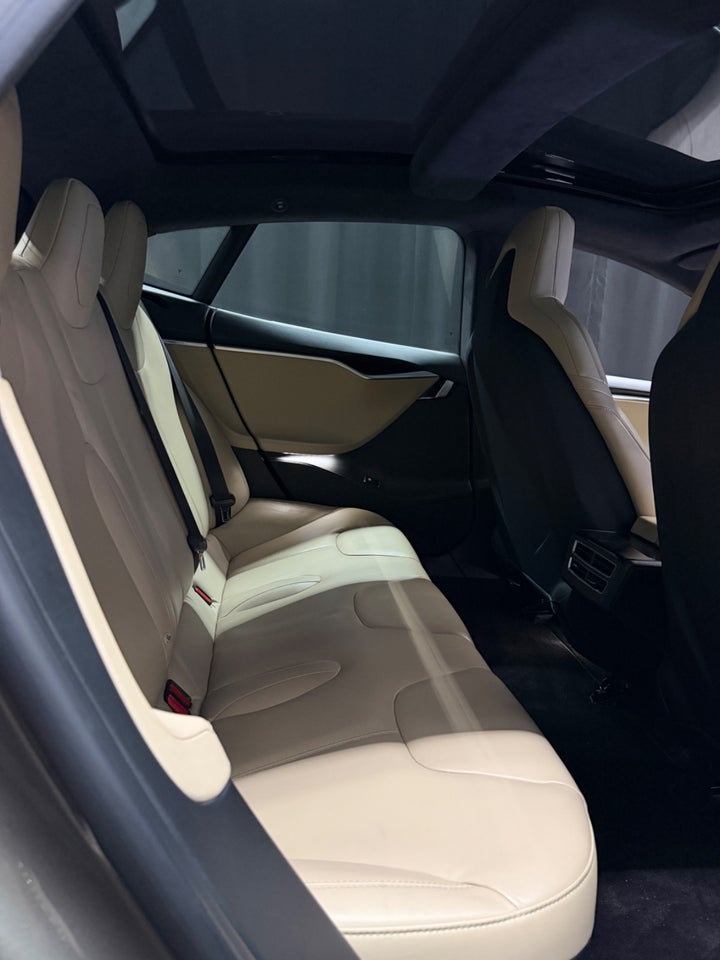 Tesla Model S 70D 5d