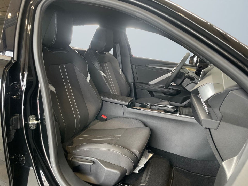 Opel Astra-e 54 GS 5d