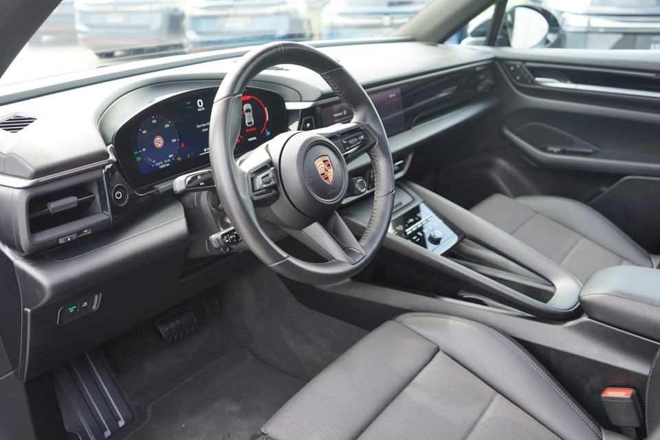 Porsche Macan 4 5d