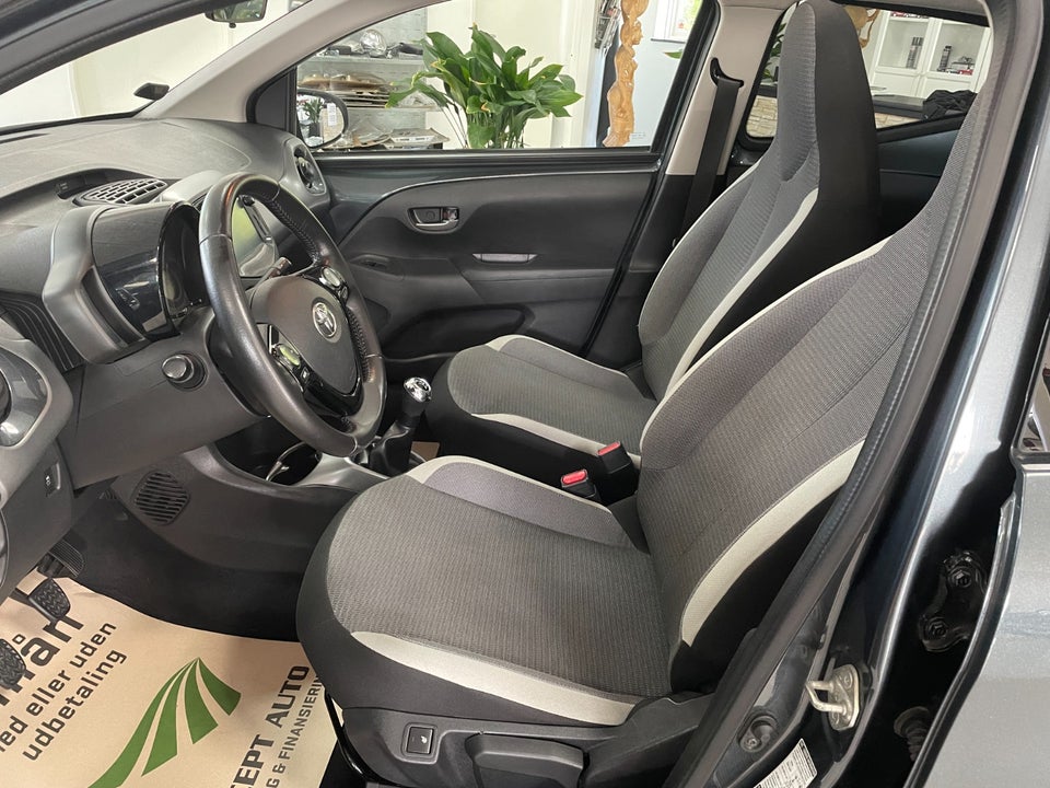 Toyota Aygo 1,0 VVT-i x-sky 5d