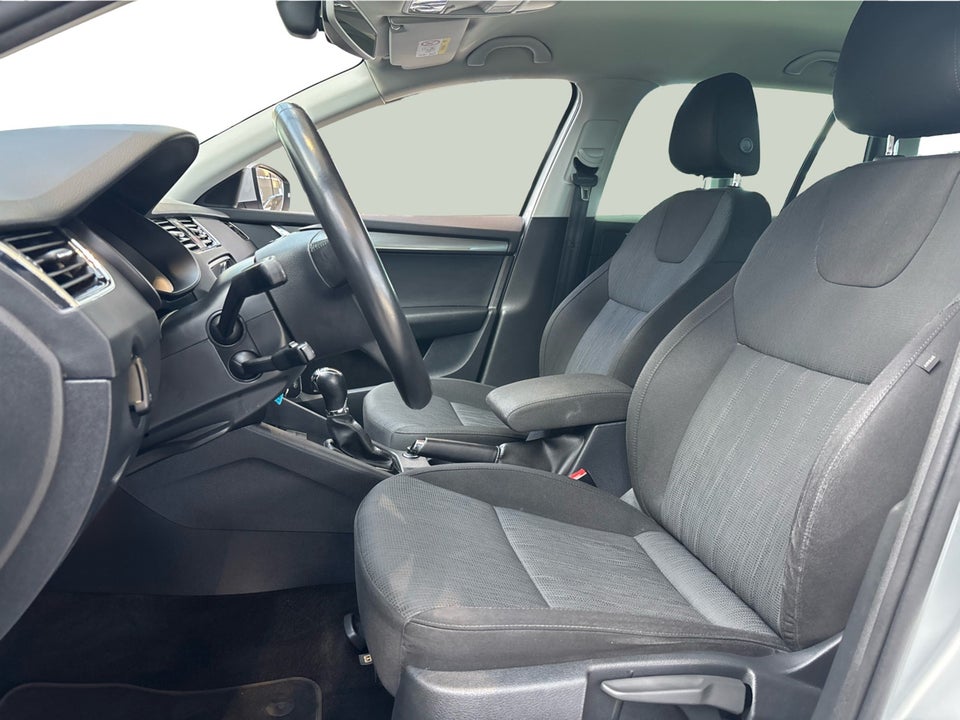 Skoda Octavia 2,0 TDi 150 Celebration Combi DSG 5d