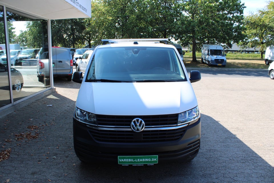 VW Transporter 2,0 TDi 110 Kassevogn lang