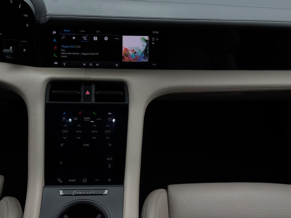 Porsche Taycan Performance+ 4d