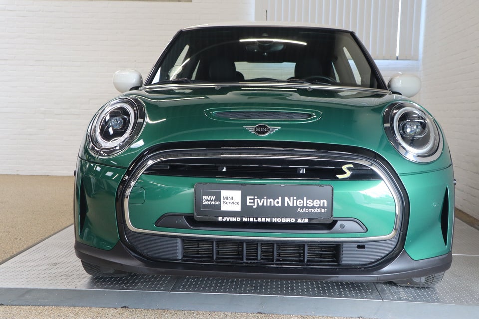 MINI Cooper SE Experience 3d