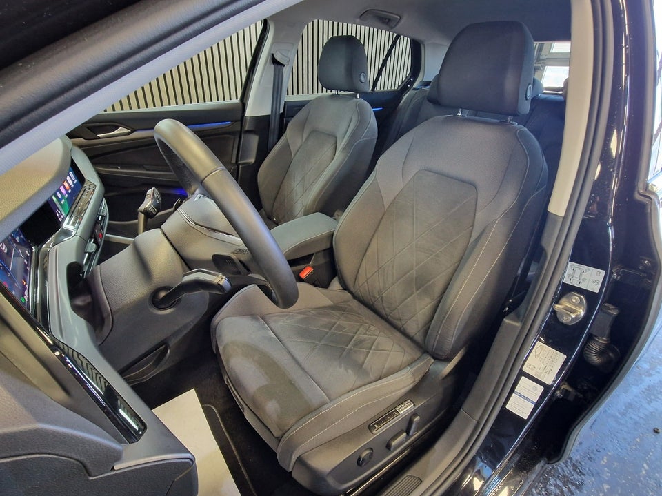 VW Golf VIII 1,4 eHybrid DSG 5d