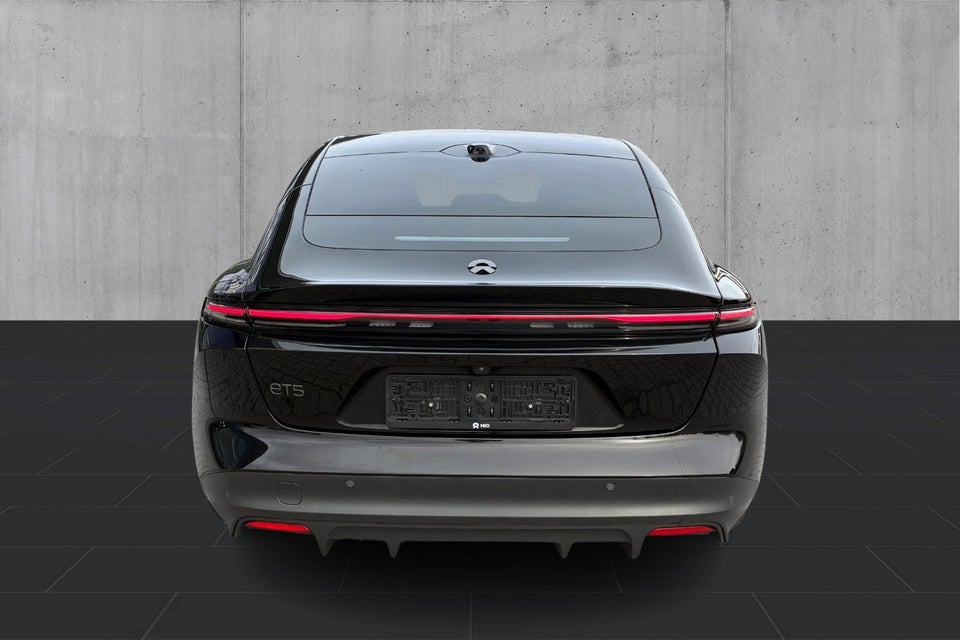 NIO ET5 75 Standard Range 4d