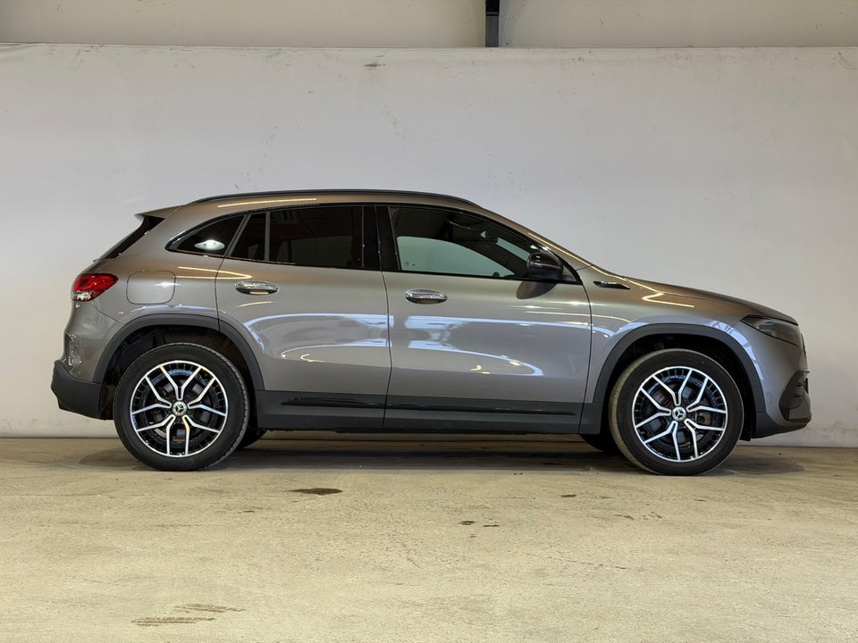 Mercedes EQA300 AMG Line 4Matic 5d