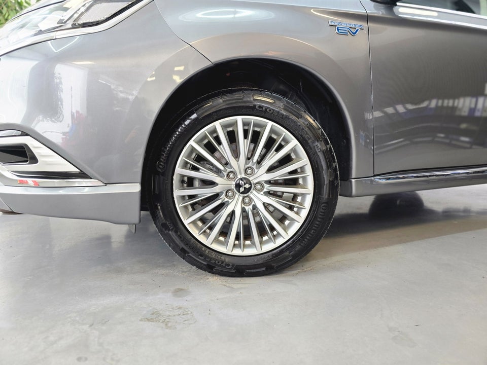 Mitsubishi Outlander 2,4 PHEV Intro Edition CVT 4WD 5d