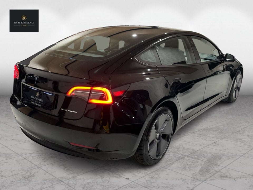 Tesla Model 3 Long Range AWD 4d
