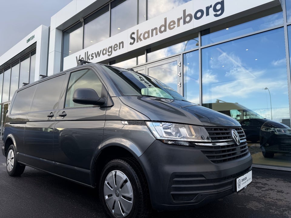 VW Transporter 2,0 TDi 110 Kassevogn lang