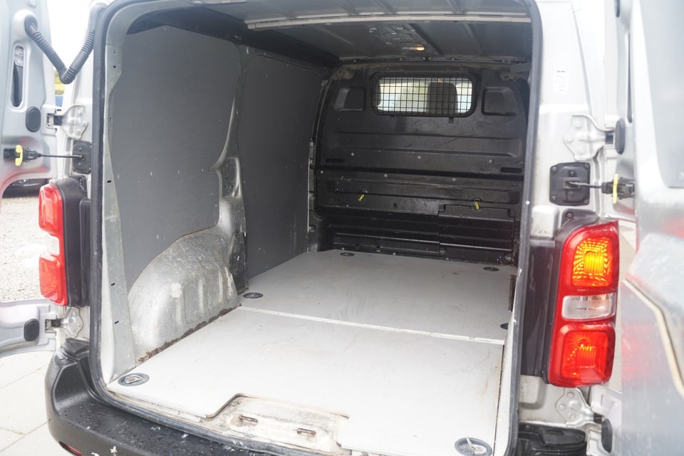 Toyota ProAce 2,0 D 120 Medium Base 5d